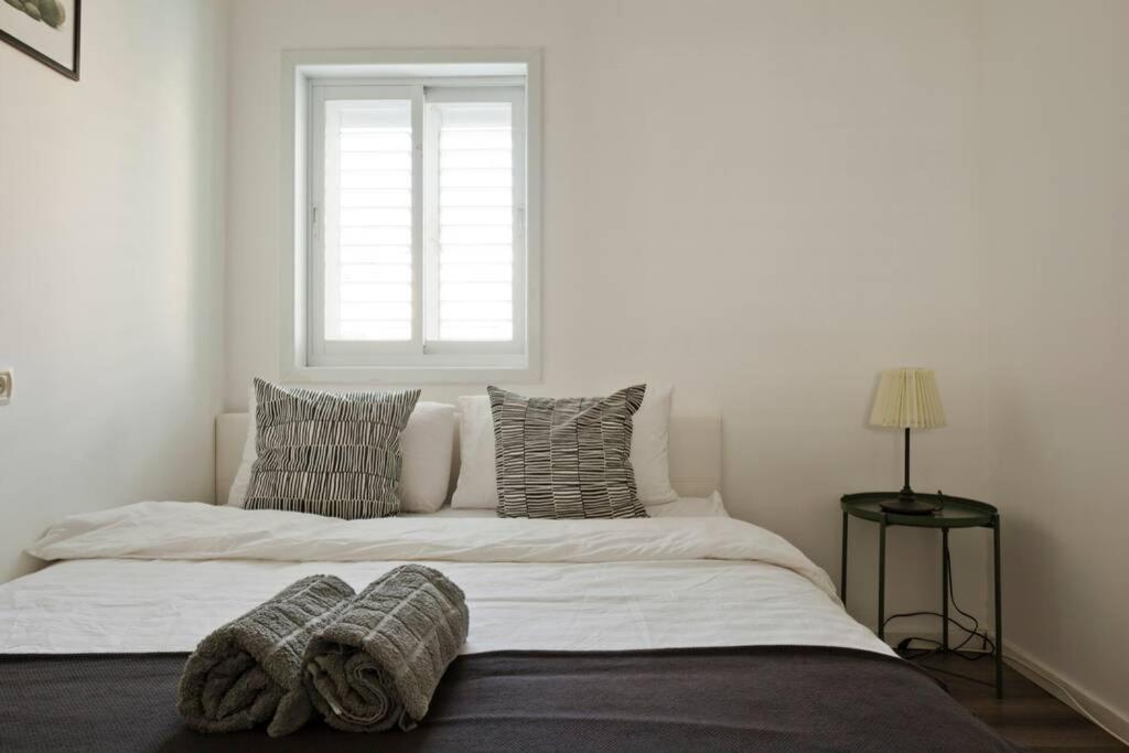 Big Apartment Next To Gordon Beach Plus Free Parking Tel Aviv Eksteriør billede